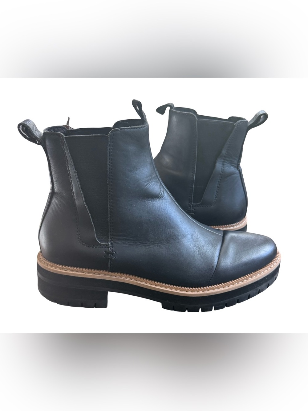 TOMS Dakota Black Leather Weather-Resistant Chelsea Boots Size 7 EUC - Picture 4 of 10